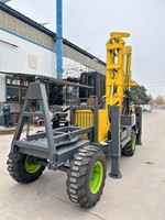 Machine de forage de puits d'eau sur chenilles DTH, fournie par l'usine, profondeur de forage 200m, 58KW, 31m³/min, avec quatre roues