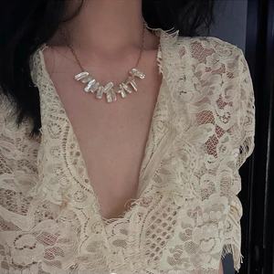 Collar Boundless Star River Smile para Mujer, Diseño de Clavícula de Plata Triturada de Alta Gama con Perlas Barrocas Naturales - Product Image 1