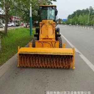 Barredora de Carreteras Diésel 4x4 con Sistema de Control de Polvo para Limpieza de Obras de Construcción - Product Image 2