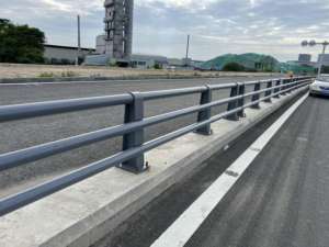China Venta directa de fábrica Calidad superior Más barato W Beam Bs En-1317 Certificado Acero inoxidable Crash <span class=keywords><strong>Hdg</strong></span> <span class=keywords><strong>Highway</strong></span> Mbcb Guardrail - Product Image 4