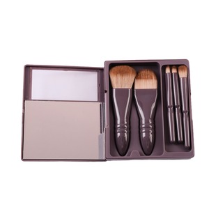 Juego de 5 Brochas de Maquillaje Retráctiles para Polvo Suelto, Mini Brochas de Viaje con Estuche con Espejo - Product Image 5