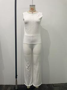 Ensembles pour femmes : Haut court en <span class=keywords><strong>crochet</strong></span> ajouré et pantalon large à taille découpée – Ensemble deux pièces pour <span class=keywords><strong>femme</strong></span> - Product Image 4