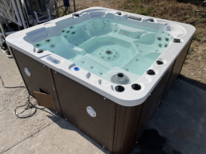 Jacuzzi <span class=keywords><strong>de</strong></span> <span class=keywords><strong>Hidromasaje</strong></span> Acrílico Independiente para 3 Personas, Diseño Nuevo para Uso en el Hogar y Baño - Venta al Por Mayor - Product Image 1
