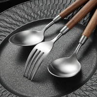 Ensemble de couverts japonais vintage en acier inoxydable 304 avec manche en noyer finition sablée, vaisselle occidentale