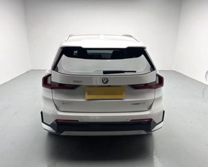 2026 <span class=keywords><strong>IX1</strong></span> EDrive25L X Design Package SUV Eléctrico Usado, EV Premium de Distancia Entre Ejes Larga, Bien Mantenido, Stock Disponible - Product Image 5