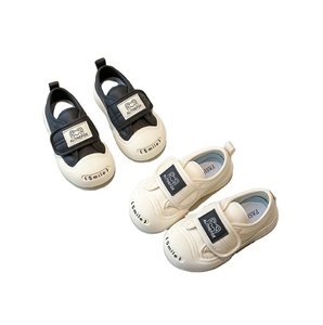 รองเท้าผ้าใบสีขาวสำหรับเด็กผู้ชาย พิมพ์ลายตัวอักษร แบบแปะตีนตุ๊กแก สำหรับเด็กอายุ 1-3 ปี รองเท้าลำลองสำหรับเด็ก - Product Image 1