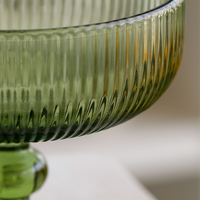 Vintage geribbelde glazen schaal met voet 374ml gekleurd glas vaatwasserbestendig multifunctioneel fruit snack schaal voor thuis tafeldecoratie