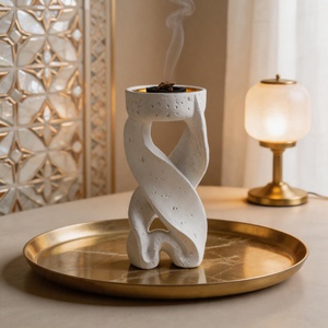 Brûleur d'encens arabe à courbe hélicoïdale de petite taille au design unique <span class=keywords><strong>Berserk</strong></span>, brûleur d'encens pour l'Aïd, brûleur d'encens créatif en résine - Product Image 3