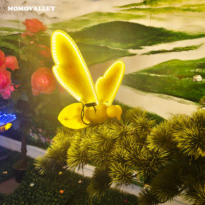 Momovalley 52cm DC12V IP65 Éclairage de jardin LED dynamique en forme d'abeille <span class=keywords><strong>3D</strong></span> étanche avec des ailes mobiles pour la décoration de la maison, Halloween et Pâques - Product Image 3