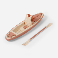 EN STOCK Ensemble de mini-bateaux Accessoires pour maison de poupée Équipement sportif d'été Modèle de canoë Kayak en plastique avec pagaie et gilet de sauvetage jouet