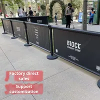 Barrière mobile rétractable en acier de 1,0 m pour l'extérieur, avec ceinture de séparation de file d'attente, garde-corps et panneau d'affichage pour entrée de zone touristique