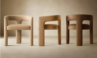 Chaise de salle à manger en cuir de style traditionnel avec revêtement en tissu moelleux, pieds en plastique, base en bois - Meubles pour salon et salle à manger