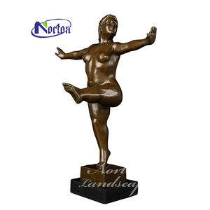 Escultura Moderna de Metal Bronce para Decoración Interior y Exterior, Estatua de Arte Fundida en Latón, Mujer Desnuda Gorda Haciendo Yoga, Escultura de Ballet en Venta - Product Image 2