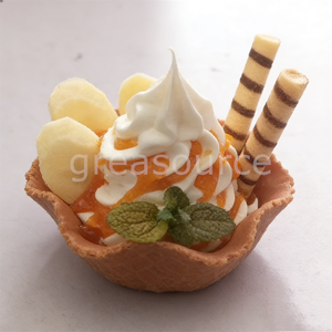Figura de Sundae de Waffle Realista, Ecológica, con Imitación de Helado, Rodajas de Plátano, Palitos de Waffle y Diseño de Corazón para Tienda de Postres - Product Image 3