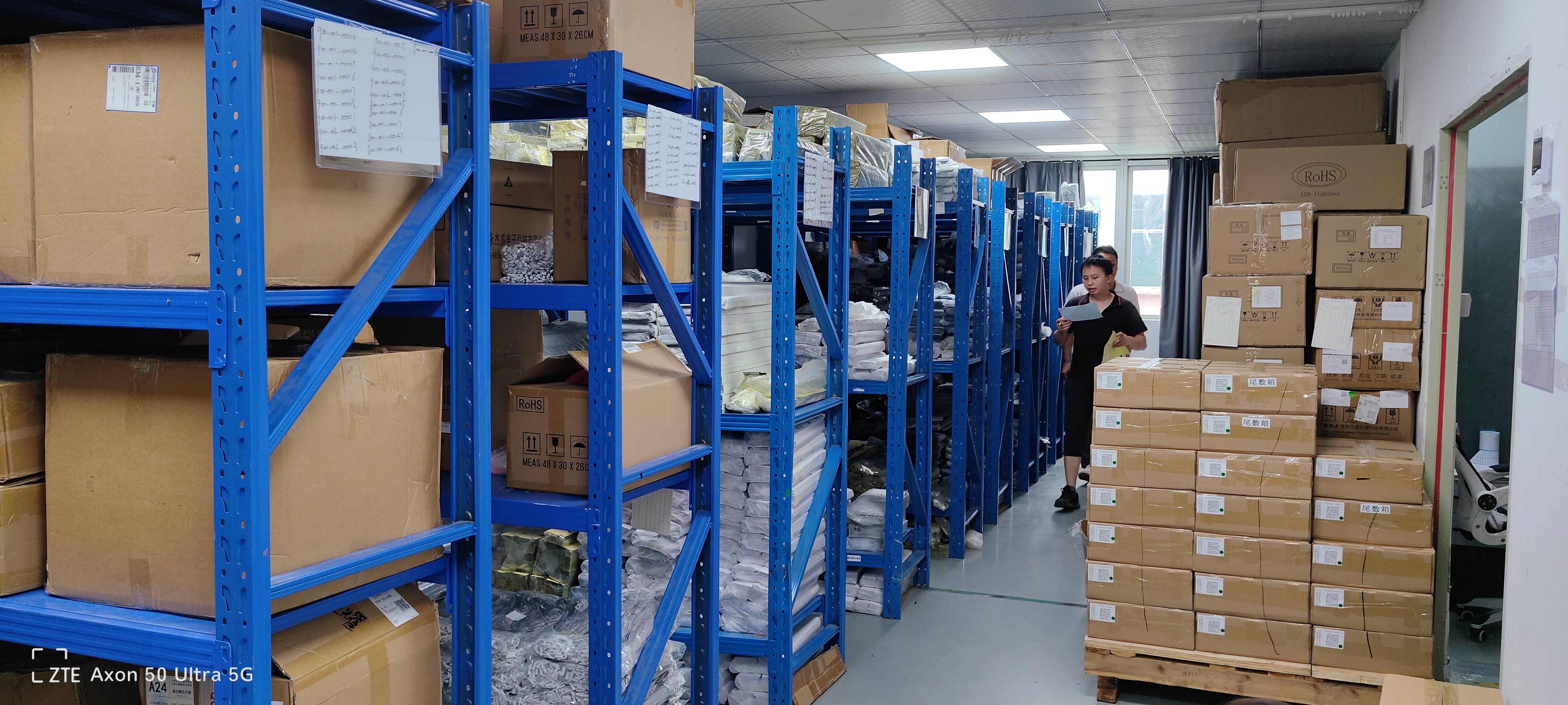 couleur  Factory Wholesale Proper Price 27 Inch Generic Mini Portable