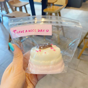 Jouets alimentaires en gros : Nouveau design, jouet souple anti-stress en forme de soufflé au fromage et gâteau aux fraises à presser - Product Image 5