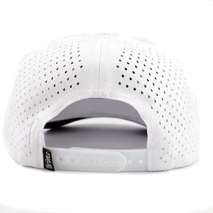 Casquette de baseball à logo en caoutchouc PVC personnalisée à 5 panneaux Sporty <span class=keywords><strong>NEW</strong></span> <span class=keywords><strong>Era</strong></span> Curved Bord A-Frame High Profile Crown <span class=keywords><strong>Snapback</strong></span> avec Snap Back Crown - Product Image 3