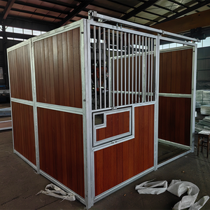 Establo Portátil de Alta Calidad para Caballos, Apto para Granjas e Industrias, con Comedero y Valla para Heno - Product Image 6