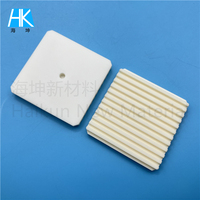 Plaque de dissipateur thermique en céramique d'alumine à haute conductivité thermique, substrat Al2O3 côtelé, base isolante résistante à la friction