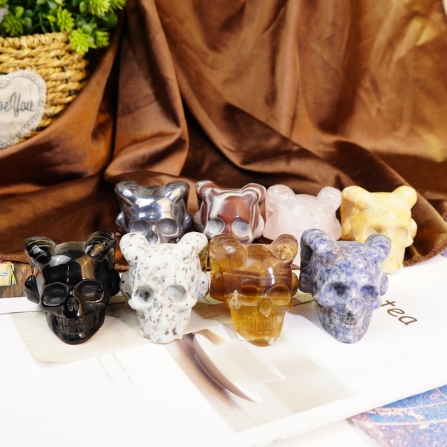 Wholesale Mixed Crystal Devil Horn Skull Carvings Handcrafted Skull Ornaments for Halloween & Gift