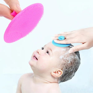 Cepillo de Silicona Suave para Lavar el Cabello de Bebés y Niños, con Peine Integrado para Baño - Product Image 3
