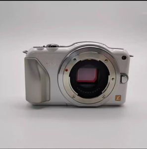 Appareil photo compact sans miroir Lumixs GF5 pas cher pour débutants - Product Image 1