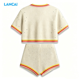 Tenues d'été 2026 : Ensemble tricoté ajouré avec manteau et short pour femme, cardigan à manches courtes et col en V, couleur contrastante, et short assorti - Product Image 2