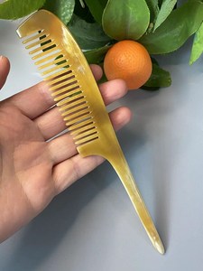 Peine de cuerno natural pulido a mano para un peinado suave del cabello suave en el cuero cabelludo e ideal para la rutina diaria del cabello - Product Image 3