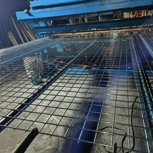 Grillage soudé noir pour renforcement de béton, panneau de treillis d'acier, treillis de fer à béton, toile métallique pliable de haute qualité pour la construction et les écrans - Product Image 2
