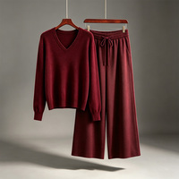 Ensemble 2 pièces pour femmes : Pantalon décontracté en maille anti-plis 12GG (70 % viscose, 30 % nylon) et cardigan col en V en maille