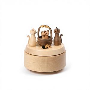 Caja de música de madera hecha a mano con movimiento musical Saludo Diseño de gatito con función de manivela - Product Image 1