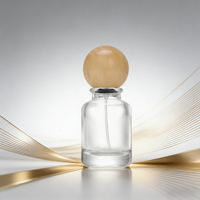 Flacons pulvérisateurs de parfum vides en verre transparent de 30 ml, design unique, logo personnalisé, avec couvercle en bois, diffuseur à bâtonnets