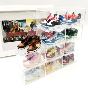 Wholesale 3D Plastic Shoes Sneaker Keychain With Mini Box