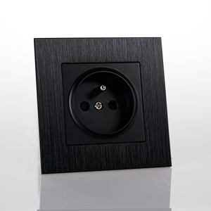 China Fabricación de fábrica IP 20 Europa Enchufe de enchufe eléctrico Panel de aluminio Francés 2P + T Enchufe de pared de puesta a tierra - Product Image 6