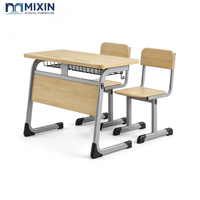Meubles de classe pour deux élèves avec un design moderne, pupitre et chaises d'école pour enfants