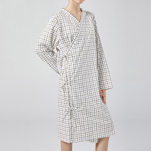 Bata de <span class=keywords><strong>hospital</strong></span> unisex personalizable, batas de paciente y vestidos de enfermería reutilizables y pijamas médicos con mangas cortas para <span class=keywords><strong>maternidad</strong></span> - Product Image 6