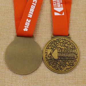 Pas cher brillant <span class=keywords><strong>or</strong></span> 2D en relief Sport Race Finisher femmes ouvert 8KM <span class=keywords><strong>médaille</strong></span> de course avec logo Laser - Product Image 4