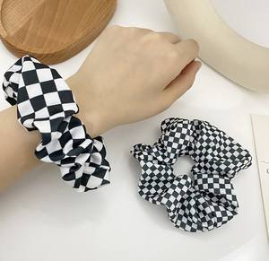 Nouvelle mode Ins cheveux accessoires pour femmes damier noir blanc Plaid gros intestin anneau tête corde boule bandeaux - Product Image 1