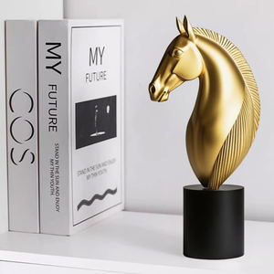 Sculpture en résine de tête de cheval de style scandinave vintage, décoration d'intérieur pour salon, bureau, vitrine - Product Image 4