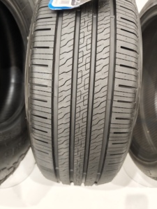 Pneu de voiture toutes saisons 215/60R16 95V Radial Tyre Qualité supérieure Garantie 5 ans - Product Image 1