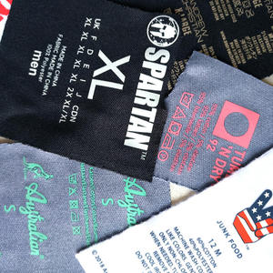 ป้ายคอเสื้อผ้าแบบสติ๊กเกอร์ ป้ายติดเสื้อผ้าแบบรีดร้อน ขนาดสั่งทำได้ ผลิตจากผ้าฝ้ายทอ เป็นมิตรต่อสิ่งแวดล้อม พิมพ์โลโก้ได้ MOQ ต่ำ - Product Image 4