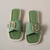 Nouvelle mode pour femmes petit vent parfumé sandales d'intérieur antidérapant fond plat Joker pour pantoufles et diapositives pour vêtements de plage