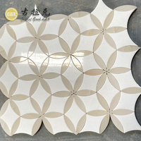 Mosaïque de marbre blanc et beige à motifs floraux pour la décoration intérieure des murs et sols de la salle de bain, de la chambre, de l'hôtel, de la villa