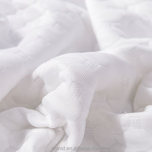 Özel örgü triko kumaş yatak örtüsü 100% Polyester su geçirmez nefes nokta desen ile - Product Image 6