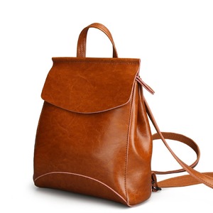 <span class=keywords><strong>Zaino</strong></span> Versatile in Vera <span class=keywords><strong>Pelle</strong></span> di Vacchetta, Borsa Multifunzionale da <span class=keywords><strong>Donna</strong></span> con Chiusura a Coulisse, Manico Morbido e Fodera in Nylon - Product Image 2