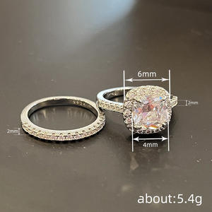 Anello di fidanzamento da donna Q076 in oro bianco con diamante taglio cuscino naturale colore G e montatura a halo - Product Image 5