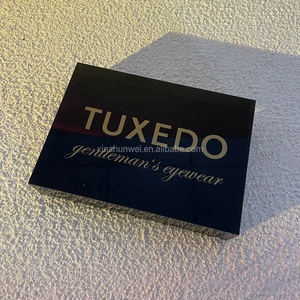 Khối Acrylic trong suốt với logo vàng tùy chỉnh trên nền đen-Hoàn hảo để quảng bá thương hiệu - Product Image 1