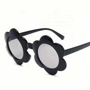 2025 Hot Selling Newest Trendy Lovely Small <b>Frame</b> Boys Girls <b>Sunglasses</b> UV400 <b>Round</b> Kids <b>Sunglasses</b> Flower Children <b>Sunglasses</b> - Product Image 5