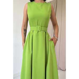 Elegante Vestido de Noche de Satén Verde Pistacho con Cuello Halter, Corte en A y Falda Acampanada, con Cintura Natural - Product Image 5