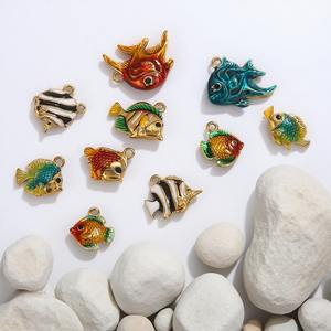 Breloques <span class=keywords><strong>poisson</strong></span> en acier inoxydable plaqué or 18K pendentif <span class=keywords><strong>poisson</strong></span> émail mignon breloque hirondelle <span class=keywords><strong>poisson</strong></span> rouge <span class=keywords><strong>poisson</strong></span> <span class=keywords><strong>papillon</strong></span> pour la fabrication de bijoux - Product Image 4